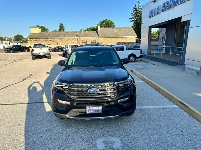 2022 Ford Explorer — side profile view