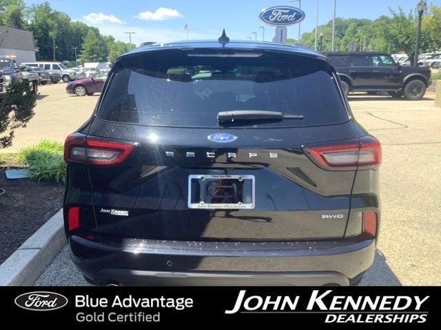2023 Ford Escape — detail view