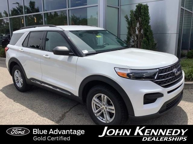 2023 Ford Explorer XLT in White Metallic — front three-quarter view