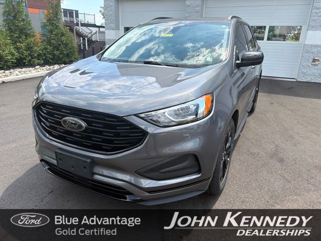 2024 Ford Edge SE in Gray Metallic — front three-quarter view