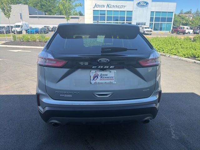 2022 Ford Edge — detail view