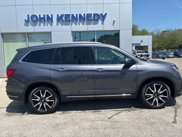 2019 Honda Pilot — rear three-quarter view