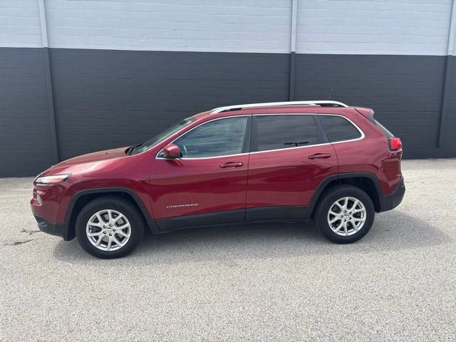 2016 Jeep Cherokee — side profile view