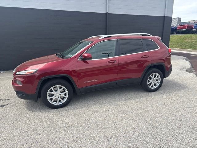 2016 Jeep Cherokee — interior view